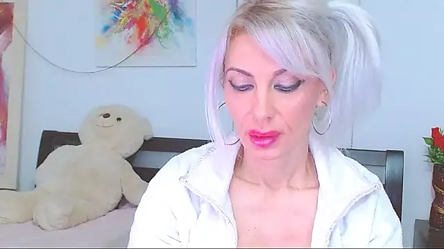 HoneyLara online show from 02/04/26, 02:06