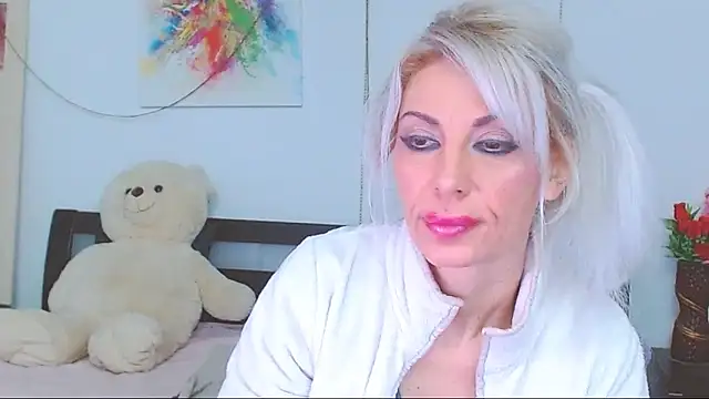 HoneyLara online show from 02/13/26, 12:17