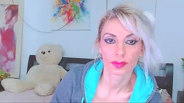 HoneyLara online show from 03/01/26, 09:50