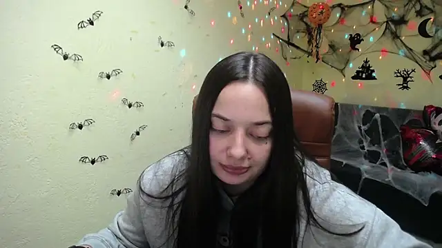 MilanaPrice online show from 10/19/25, 05:24