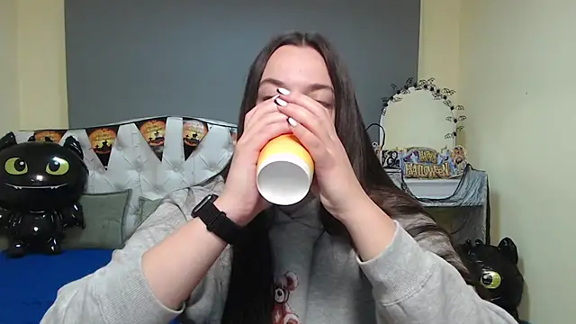 MilanaPrice online show from 10/24/25, 05:15