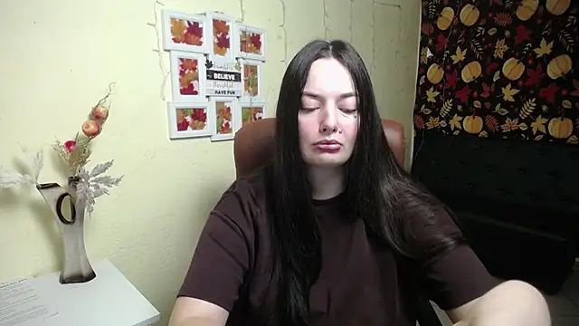 MilanaPrice online show from 11/22/25, 06:23