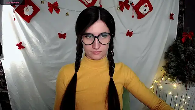 Snapshot of MaryEm976 chatting on 01/04/25, 08:17 MaryEm976 online show from 01/04/25, 08:17