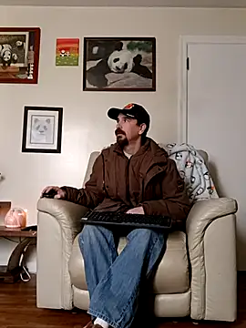 Snapshot of Armpitshaver chatting on 12/04/24, 03:43 Armpitshaver online show from 12/04/24, 03:43