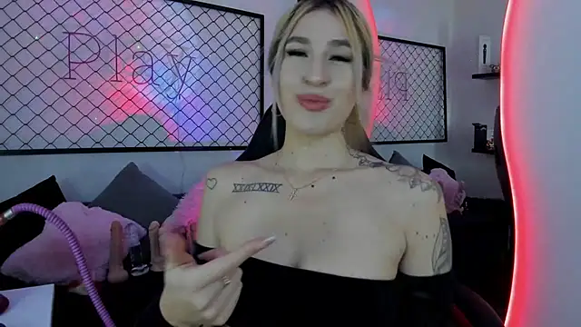 Snapshot of Atenea_Klett_ chatting on 02/03/25, 01:30 Atenea Klett online show from 02/03/25, 01:30