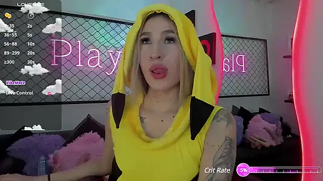 Snapshot of Atenea_Klett_ chatting on 03/12/25, 01:40 Atenea Klett online show from 03/12/25, 01:40