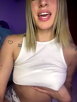 Snapshot of Atenea_Klett_ chatting on 09/19/25, 03:08 Atenea Klett online show from 09/19/25, 03:08