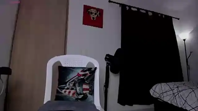 Snapshot of Cloudy_pigDude chatting on 12/19/25, 06:09 Cloudy pigDude online show from 12/19/25, 06:09