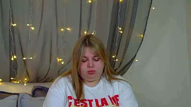 LillianKim online show from 11/16/25, 06:30