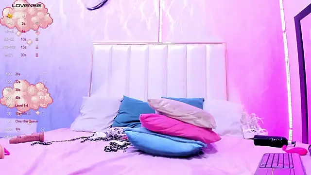 zarahfoster online show from 12/10/24, 08:05