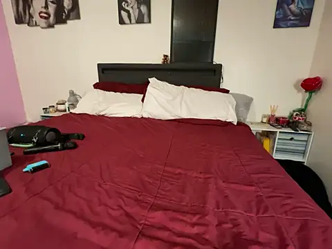 Snapshot of AngelSinz69 chatting on 02/06/25, 09:17 AngelSinz69 online show from 02/06/25, 09:17