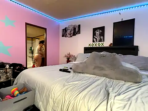 Snapshot of AngelSinz69 chatting on 11/18/25, 04:50 AngelSinz69 online show from 11/18/25, 04:50