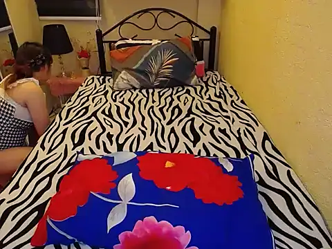 Snapshot of MissFoxylady chatting on 12/11/24, 07:14 MissFoxylady online show from 12/11/24, 07:14