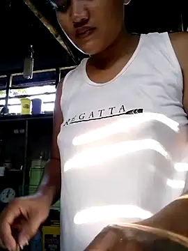 Snapshot of Sexiest_quen chatting on 02/14/25, 06:56 Sexiest quen online show from 02/14/25, 06:56