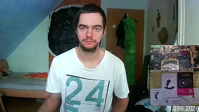 Chris23547 online show from 06/12/26, 07:51