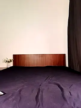 Madu 19 online show from 09/25/25, 12:31