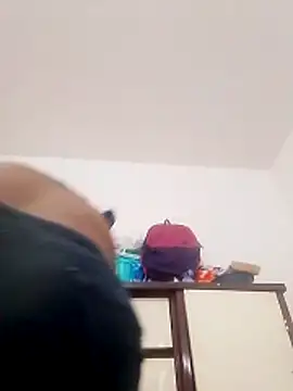 Snapshot of bigtitssxx chatting on 11/28/25, 10:01 bigtitssxx online show from 11/28/25, 10:01