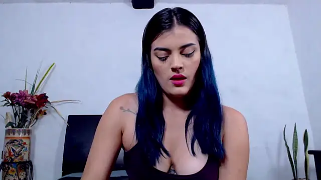 Snapshot of AikoTailor chatting on 09/15/25, 06:08 AikoTailor online show from 09/15/25, 06:08