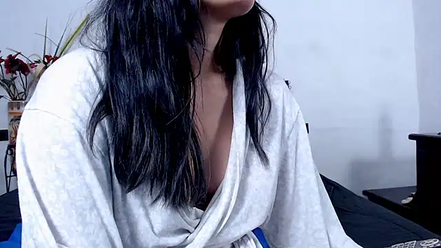 Snapshot of AikoTailor chatting on 11/24/25, 11:10 AikoTailor online show from 11/24/25, 11:10