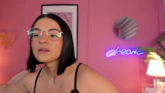 SoySaraa online show from 01/10/25, 04:54