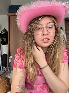 Snapshot of Darling_XXX chatting on 03/02/26, 05:53 Darling XXX online show from 03/02/26, 05:53