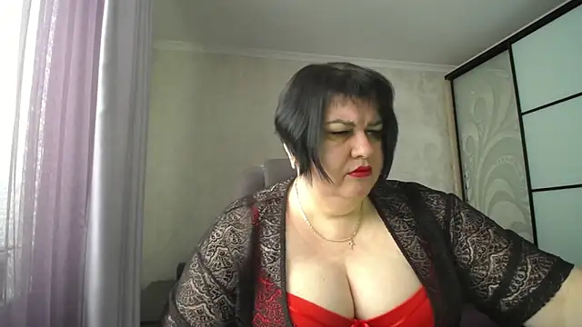 Snapshot of JuicyLady_Di chatting on 03/08/25, 05:38 JuicyLady Di online show from 03/08/25, 05:38