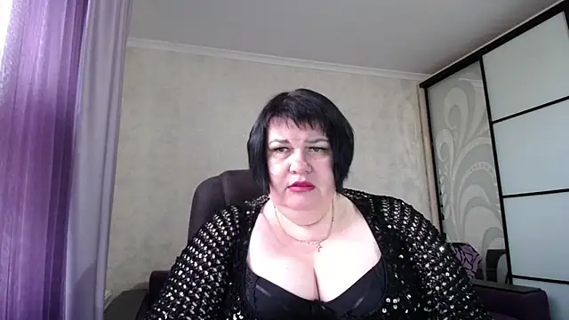 Snapshot of JuicyLady_Di chatting on 10/01/25, 04:51 JuicyLady Di online show from 10/01/25, 04:51