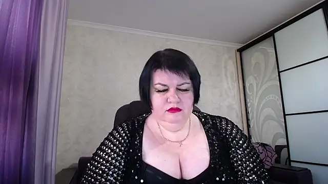 Snapshot of JuicyLady_Di chatting on 10/26/25, 05:57 JuicyLady Di online show from 10/26/25, 05:57