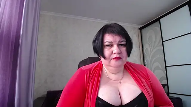 Snapshot of JuicyLady_Di chatting on 10/28/25, 05:22 JuicyLady Di online show from 10/28/25, 05:22