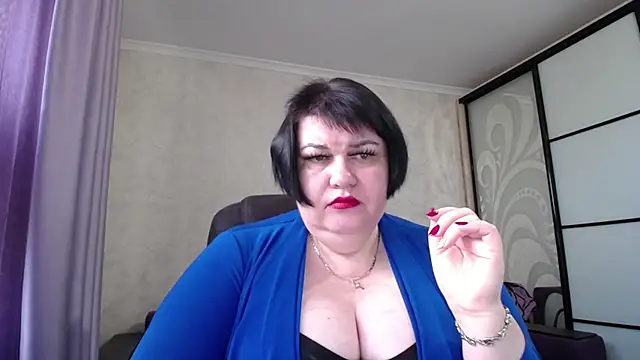 Snapshot of JuicyLady_Di chatting on 11/01/25, 05:31 JuicyLady Di online show from 11/01/25, 05:31