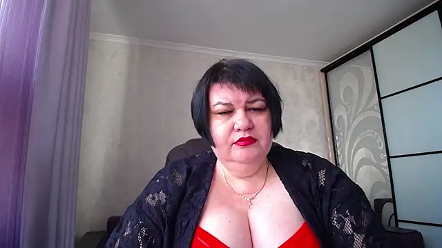 Snapshot of JuicyLady_Di chatting on 11/03/25, 05:52 JuicyLady Di online show from 11/03/25, 05:52