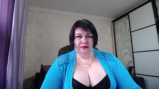 Snapshot of JuicyLady_Di chatting on 11/11/25, 09:53 JuicyLady Di online show from 11/11/25, 09:53