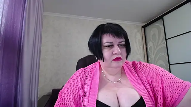 Snapshot of JuicyLady_Di chatting on 11/18/25, 11:36 JuicyLady Di online show from 11/18/25, 11:36