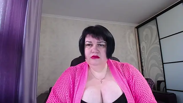 Snapshot of JuicyLady_Di chatting on 11/30/25, 05:55 JuicyLady Di online show from 11/30/25, 05:55