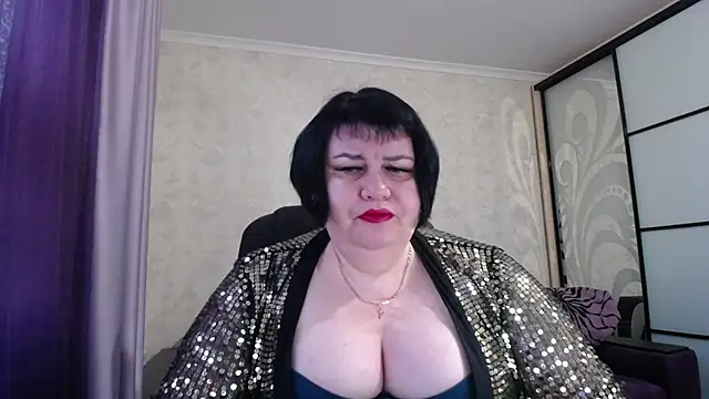 Snapshot of JuicyLady_Di chatting on 01/10/26, 06:15 JuicyLady Di online show from 01/10/26, 06:15