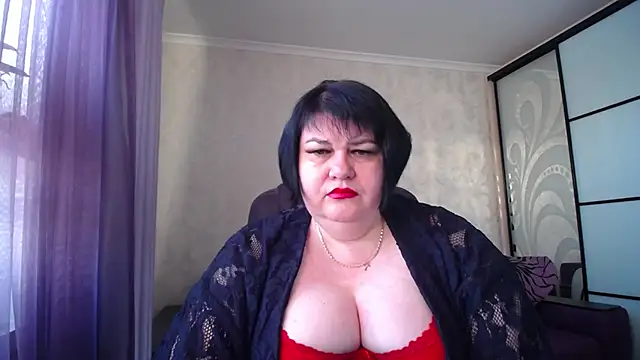 Snapshot of JuicyLady_Di chatting on 02/01/26, 06:01 JuicyLady Di online show from 02/01/26, 06:01