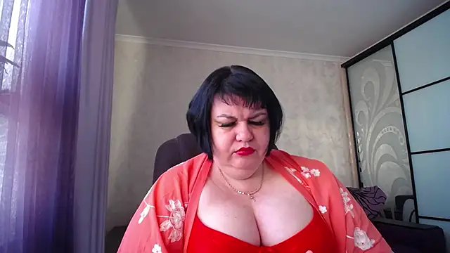 Snapshot of JuicyLady_Di chatting on 02/04/26, 06:08 JuicyLady Di online show from 02/04/26, 06:08