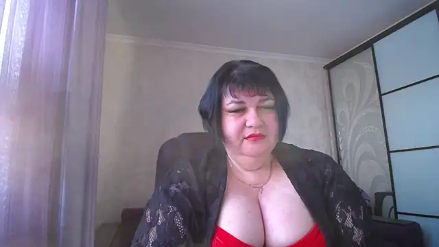 Snapshot of JuicyLady_Di chatting on 02/11/26, 05:45 JuicyLady Di online show from 02/11/26, 05:45