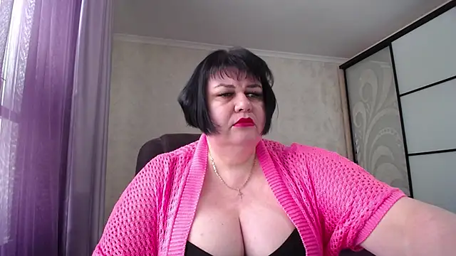 Snapshot of JuicyLady_Di chatting on 02/12/26, 08:09 JuicyLady Di online show from 02/12/26, 08:09