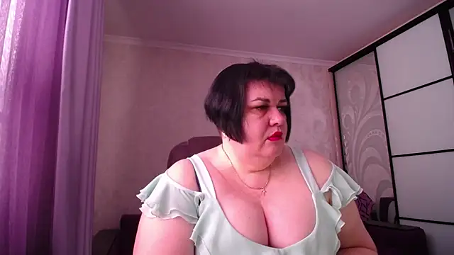 Snapshot of JuicyLady_Di chatting on 03/05/26, 05:58 JuicyLady Di online show from 03/05/26, 05:58