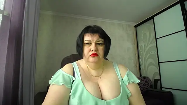 Snapshot of JuicyLady_Di chatting on 03/12/26, 05:57 JuicyLady Di online show from 03/12/26, 05:57