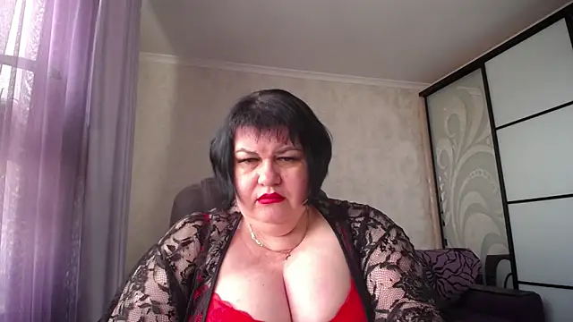 Snapshot of JuicyLady_Di chatting on 03/22/26, 06:28 JuicyLady Di online show from 03/22/26, 06:28