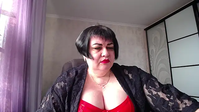 Snapshot of JuicyLady_Di chatting on 04/12/26, 05:01 JuicyLady Di online show from 04/12/26, 05:01