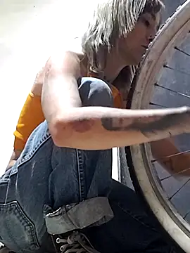 fablob23 online show from 04/15/26, 02:51