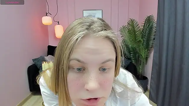 Snapshot of JadeSoft chatting on 02/05/25, 11:39 JadeSoft online show from 02/05/25, 11:39