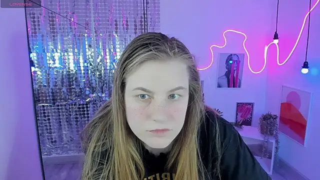 Snapshot of JadeSoft chatting on 02/26/25, 09:16 JadeSoft online show from 02/26/25, 09:16