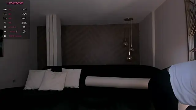 MartinnaBonnet online show from 12/19/24, 04:57