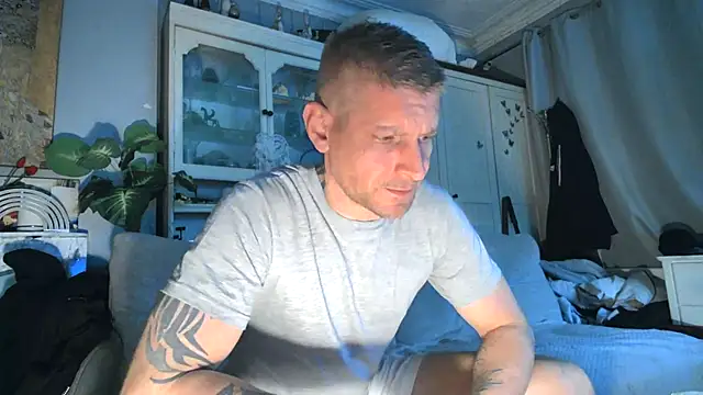 Snapshot of iamsex6969 chatting on 10/18/25, 04:26 iamsex6969 online show from 10/18/25, 04:26