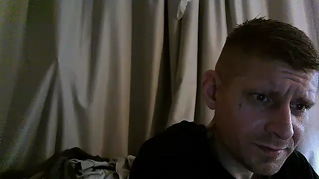 Snapshot of iamsex6969 chatting on 12/21/25, 12:40 iamsex6969 online show from 12/21/25, 12:40