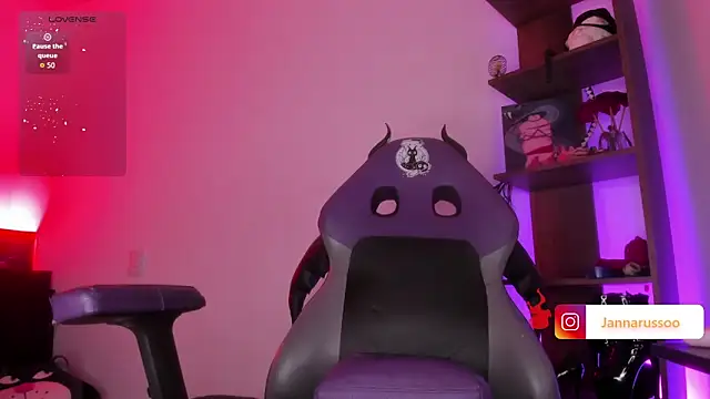 EmmaRusso online show from 04/19/26, 10:47